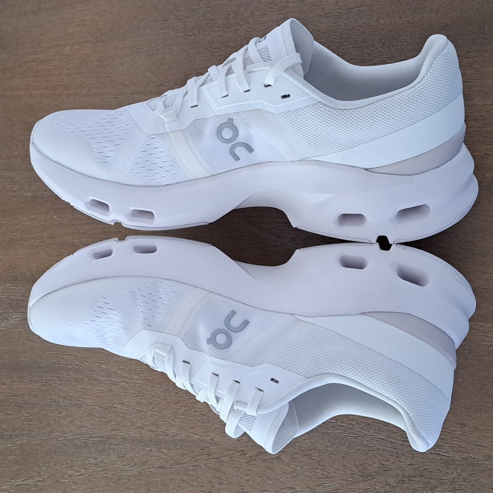On Cloudpulse Womens - Color: White/Frost - Size: 11 - Picture 6 of 8